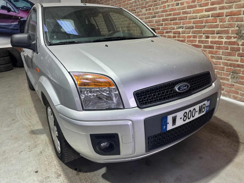 FORD FUSION 1.4 ESSENCE 80 CV GHIA 2010