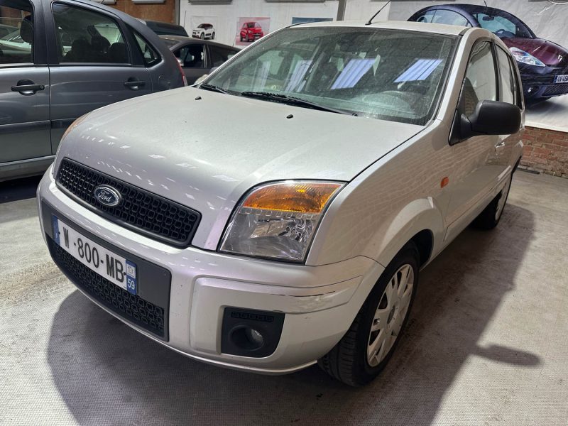 FORD FUSION 1.4 ESSENCE 80 CV GHIA 2010
