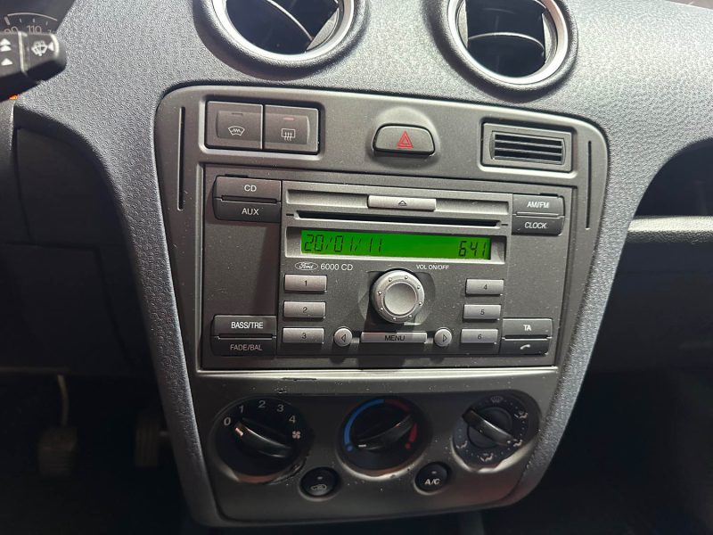 FORD FUSION 1.4 ESSENCE 80 CV GHIA 2010
