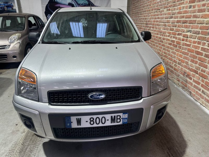 FORD FUSION 1.4 ESSENCE 80 CV GHIA 2010