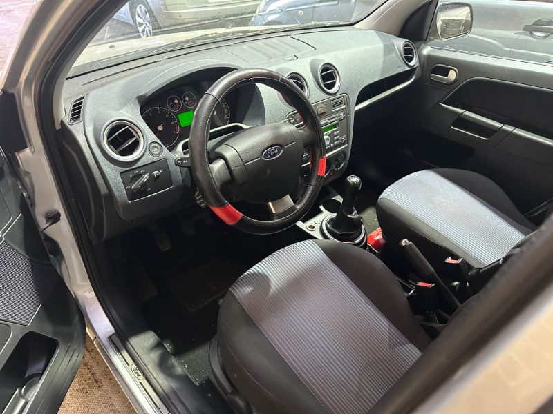 FORD FUSION 1.4 ESSENCE 80 CV GHIA 2010
