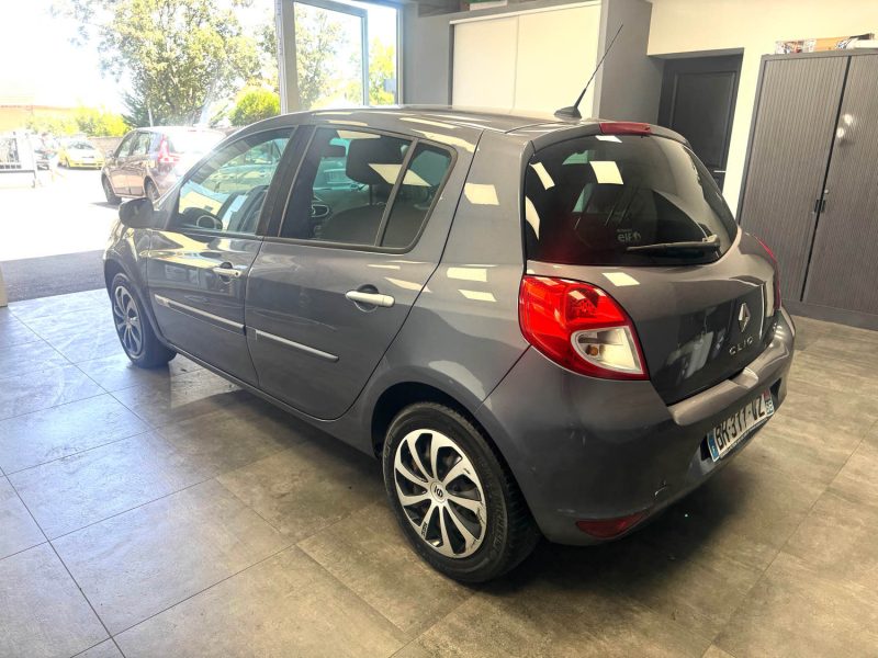 RENAULT CLIO III 1,5 DCI 75 CV DYNAMIQUE TOMTOM  2011