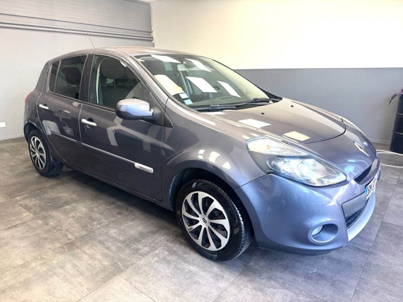 RENAULT CLIO III 1,5 DCI 75 CV DYNAMIQUE TOMTOM  2011