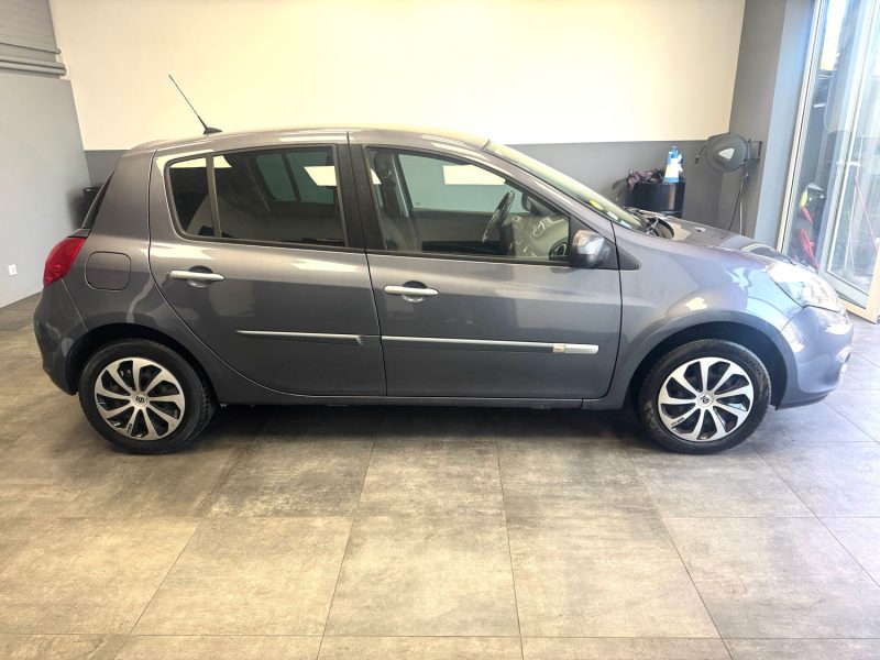 RENAULT CLIO III 1,5 DCI 75 CV DYNAMIQUE TOMTOM  2011