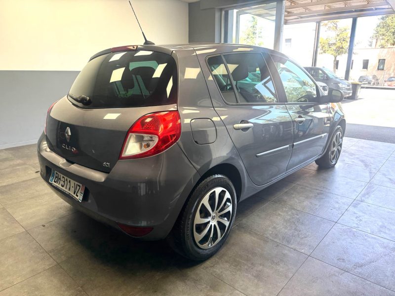 RENAULT CLIO III 1,5 DCI 75 CV DYNAMIQUE TOMTOM  2011