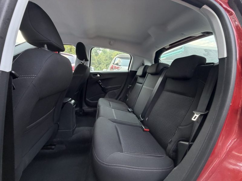 PEUGEOT 208 PHASE 2 ALLURE 1.2 TURBO 110 Cv BOITE AUTOMATIQUE / 11 800 Kms REEL - GARANTIE 1 AN