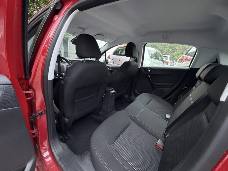 PEUGEOT 208 PHASE 2 ALLURE 1.2 TURBO 110 Cv BOITE AUTOMATIQUE / 11 800 Kms REEL - GARANTIE 1 AN