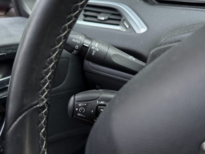 PEUGEOT 208 PHASE 2 ALLURE 1.2 TURBO 110 Cv BOITE AUTOMATIQUE / 11 800 Kms REEL - GARANTIE 1 AN