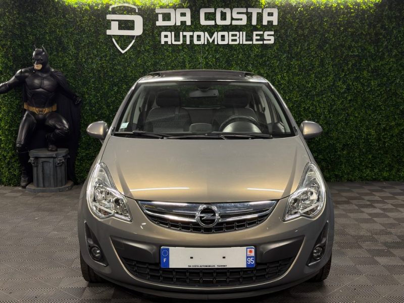 OPEL CORSA IV PHASE 2 COSMO 1.4 TURBO TWINPORT 120 TOIT OUVRANT ECRAN GPS 25 100 Kms - GARANTIE 1 AN
