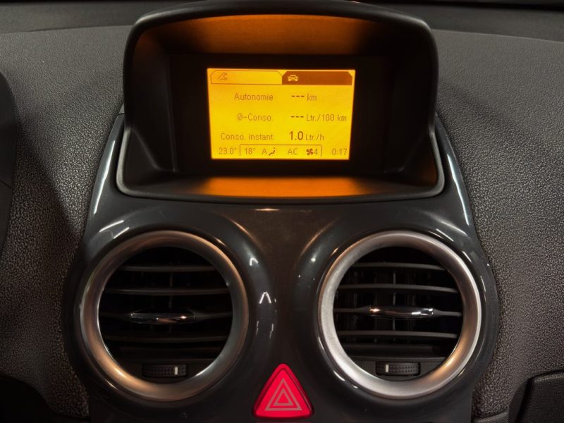 OPEL CORSA IV PHASE 2 COSMO 1.4 TURBO TWINPORT 120 TOIT OUVRANT ECRAN GPS 25 100 Kms - GARANTIE 1 AN