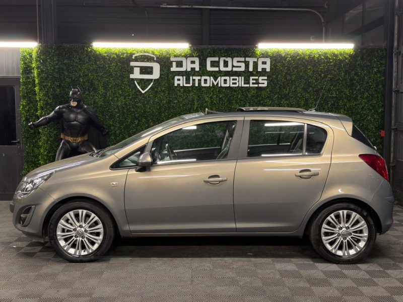 OPEL CORSA IV PHASE 2 COSMO 1.4 TURBO TWINPORT 120 TOIT OUVRANT ECRAN GPS 25 100 Kms - GARANTIE 1 AN
