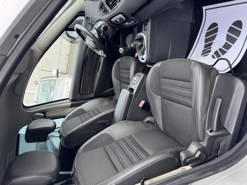 RENAULT SCENIC III PHASE 3 EDITION BOSE 1.2 TCE 130  2016