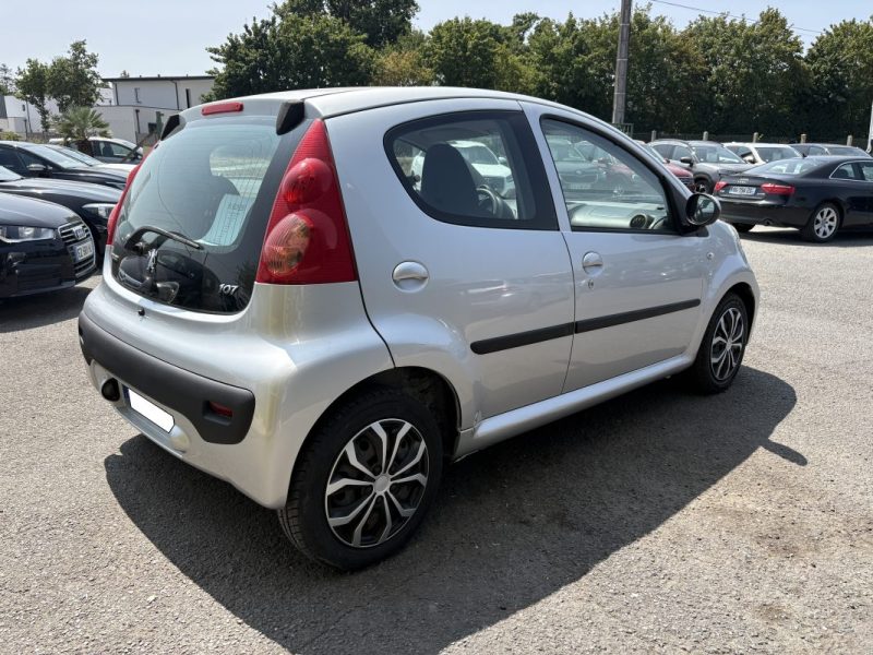PEUGEOT 107 1.0E 12V TRENDY 2-TRONIC 2010