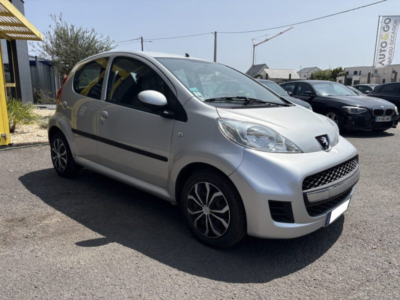 PEUGEOT 107 1.0E 12V TRENDY 2-TRONIC 2010
