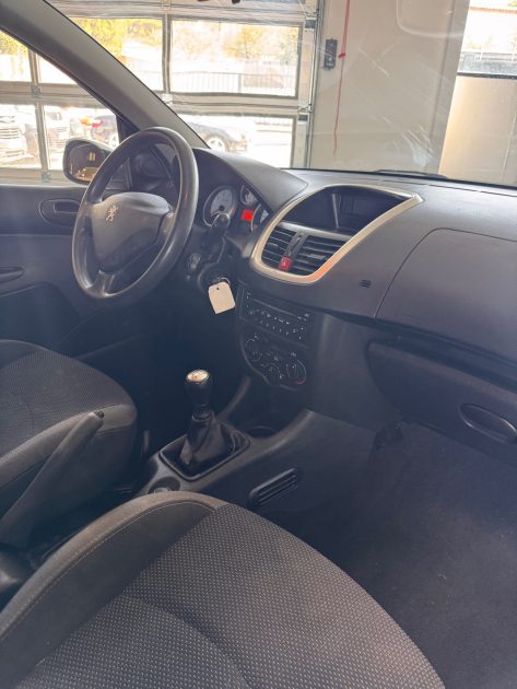 PEUGEOT 206 PLUS + 1.4 URBAN REVISION DISTRIBUTION NEUVE CLIM