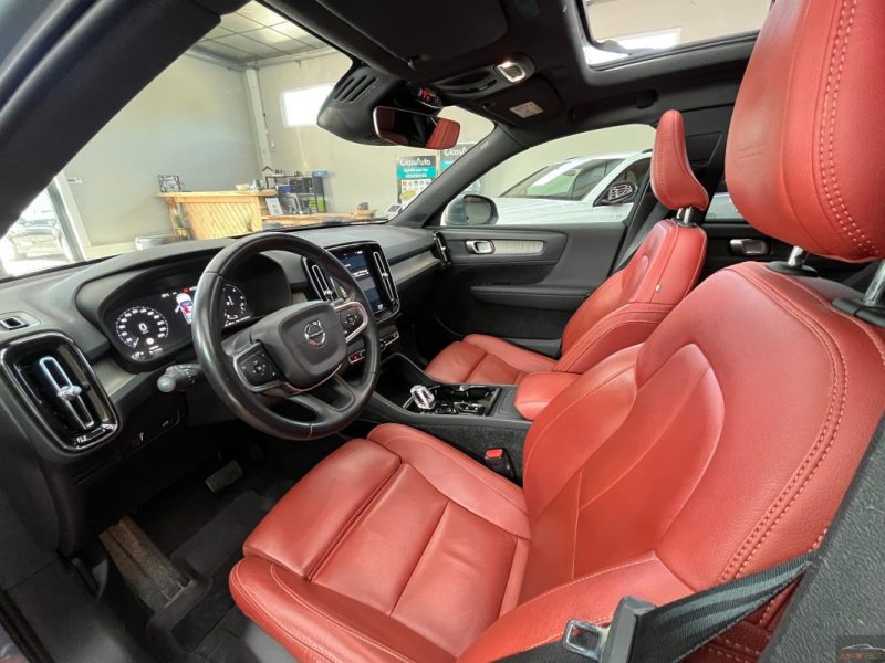 VOLVO XC40 D4 190CH AWD INSCRIPTION LUXE GEARTRONIC 8 TOIT OUVRANT - GARANTIE 12 - 60 MOIS