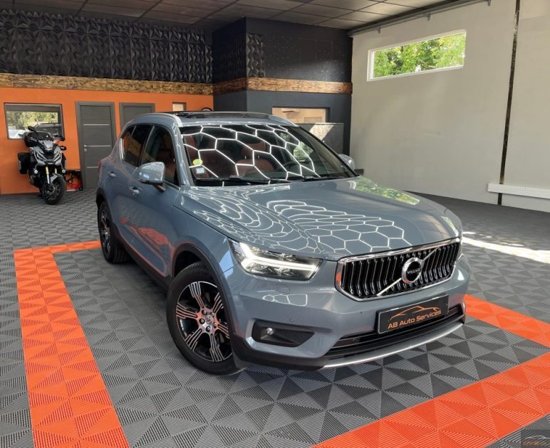 VOLVO XC40 D4 190CH AWD INSCRIPTION LUXE GEARTRONIC 8 TOIT OUVRANT - GARANTIE 12 - 60 MOIS