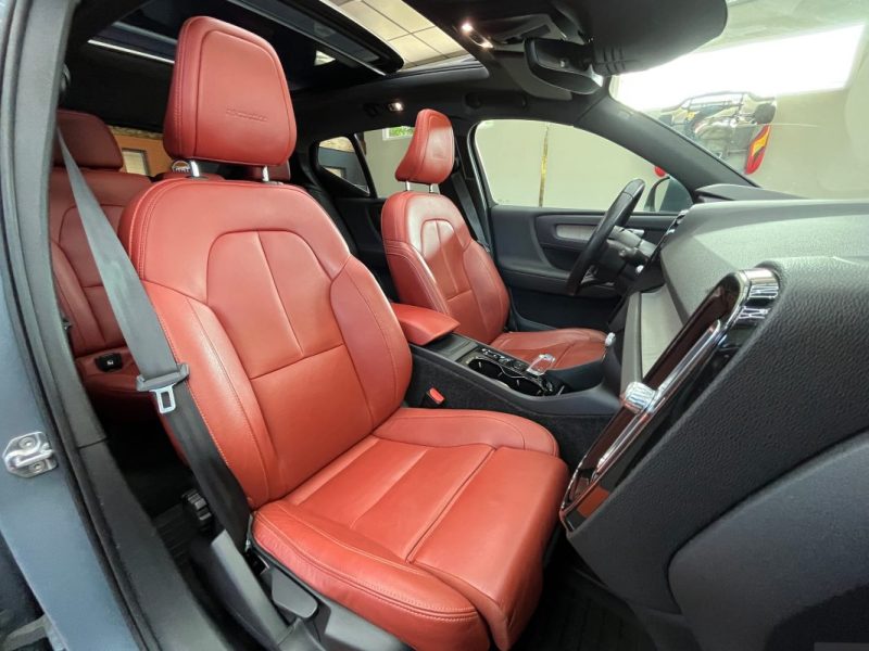 VOLVO XC40 D4 190CH AWD INSCRIPTION LUXE GEARTRONIC 8 TOIT OUVRANT - GARANTIE 12 - 60 MOIS