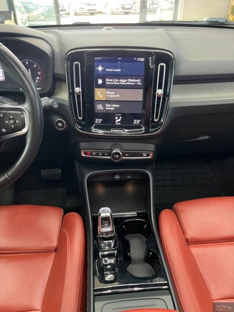 VOLVO XC40 D4 190CH AWD INSCRIPTION LUXE GEARTRONIC 8 TOIT OUVRANT - GARANTIE 12 - 60 MOIS