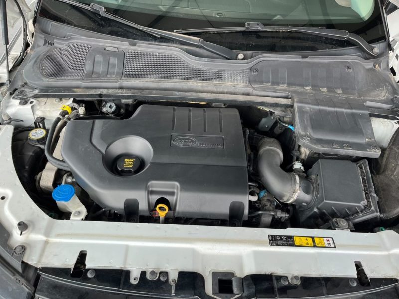 🚙 LAND ROVER Range Rover EVOQUE 2.0 TD4 150 🛞 4x4 📷 Caméra de recul 🔗 Attelage