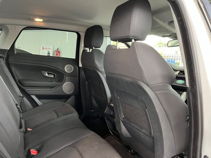🚙 LAND ROVER Range Rover EVOQUE 2.0 TD4 150 🛞 4x4 📷 Caméra de recul 🔗 Attelage