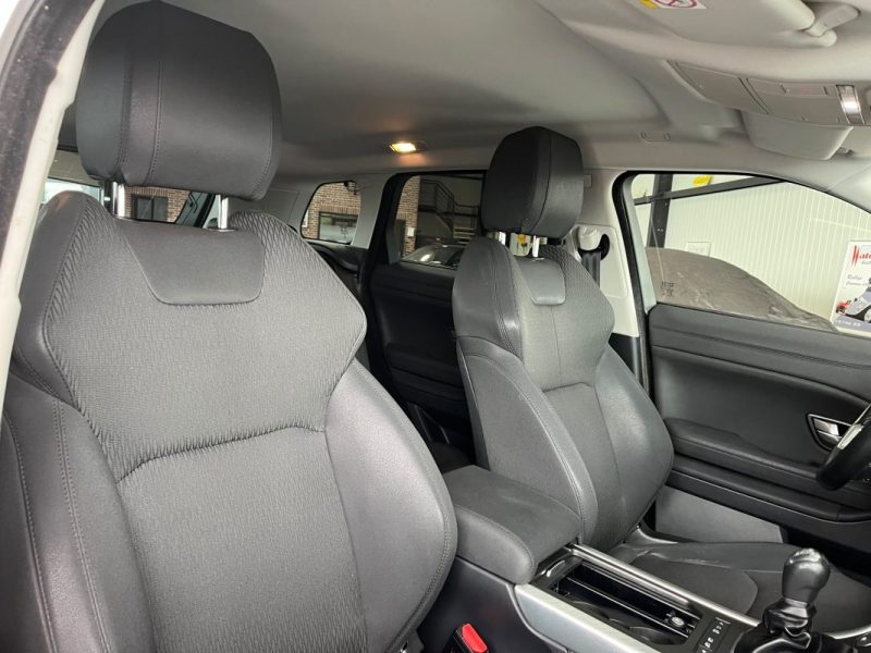 🚙 LAND ROVER Range Rover EVOQUE 2.0 TD4 150 🛞 4x4 📷 Caméra de recul 🔗 Attelage
