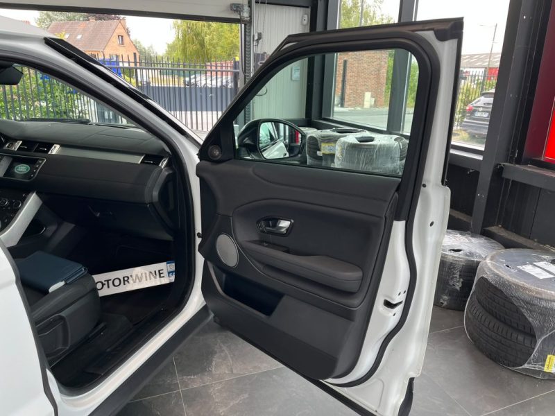 🚙 LAND ROVER Range Rover EVOQUE 2.0 TD4 150 🛞 4x4 📷 Caméra de recul 🔗 Attelage