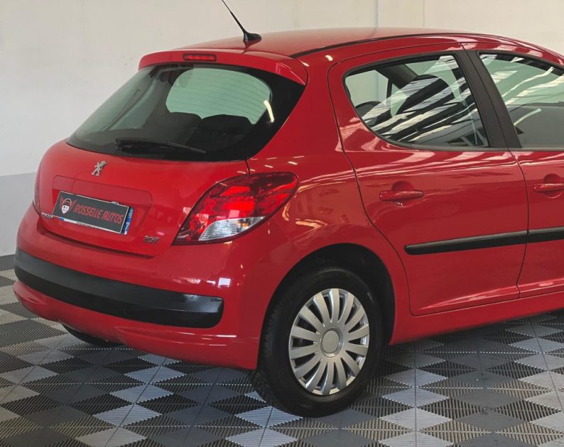PEUGEOT 207 1.6 HDI 110CH