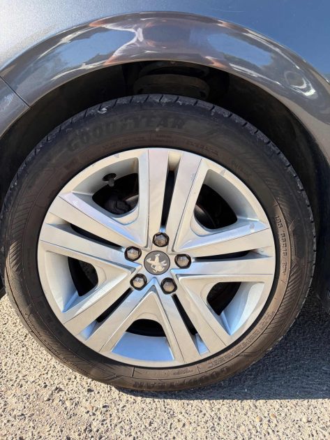PEUGEOT 208 SIGNATURE 1.2 PURETECH 82 CH