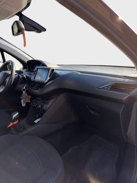 PEUGEOT 208 SIGNATURE 1.2 PURETECH 82 CH