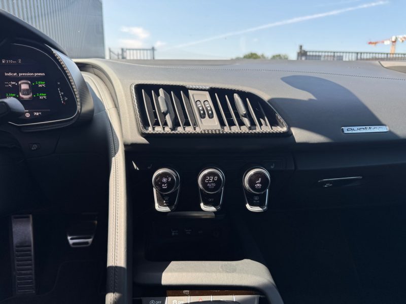 AUDI R8 II Coupé Plus 5.2 FSi V10 40V Quattro S-Tronic 610 cv Boîte auto / Pack Carbone 