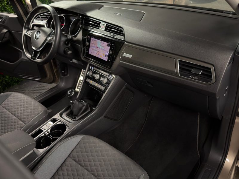 VOLKSWAGEN TOURAN III LOUNGE 1.5 TSI EVO 150 Cv 1ERE MAIN / 7 PLACES APPLE & ANDROID - Garantie 1 an