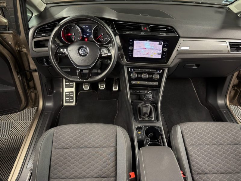 VOLKSWAGEN TOURAN III LOUNGE 1.5 TSI EVO 150 Cv 1ERE MAIN / 7 PLACES APPLE & ANDROID - Garantie 1 an