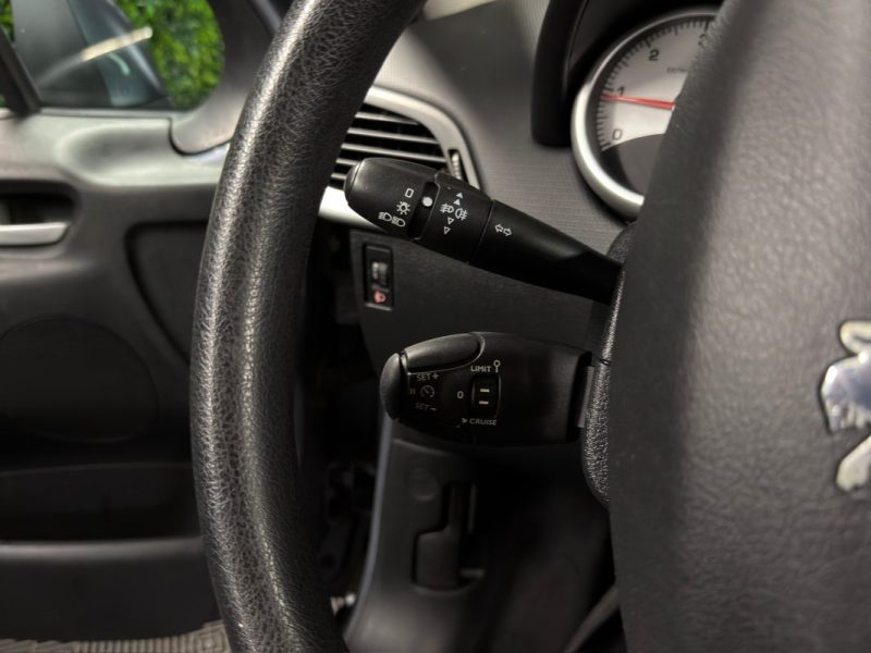 PEUGEOT 207 PHASE ( 2 ) 1.4 HDI 70 Cv 5 PORTES / 77 100 Kms - GARANTIE 1 AN