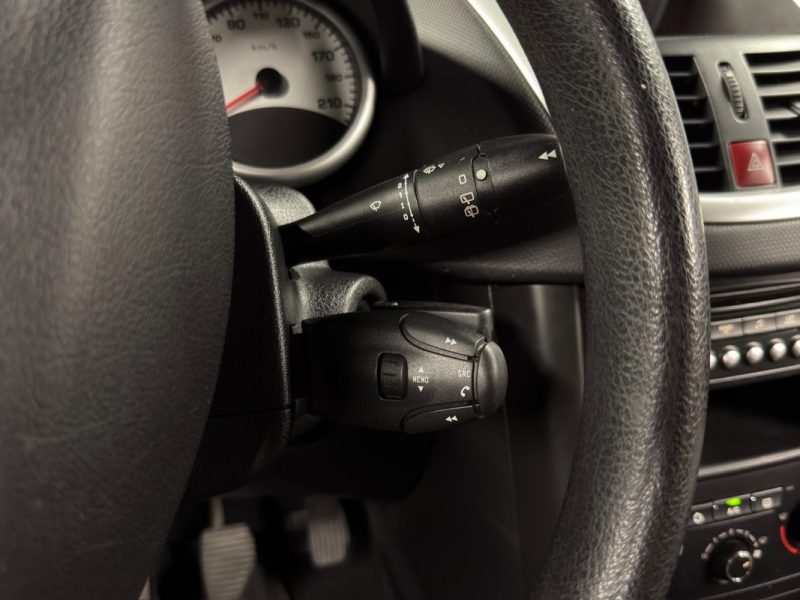PEUGEOT 207 PHASE ( 2 ) 1.4 HDI 70 Cv 5 PORTES / 77 100 Kms - GARANTIE 1 AN