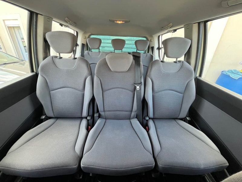 Peugeot 807 2.0 HDi 120 Ch Confort 8 Places Entretien Suivi Garantie 6 Mois