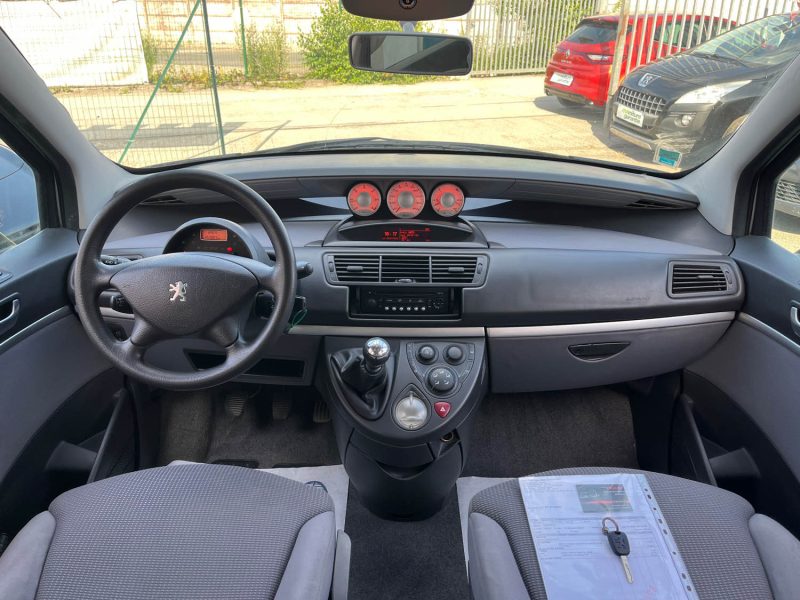 Peugeot 807 2.0 HDi 120 Ch Confort 8 Places Entretien Suivi Garantie 6 Mois