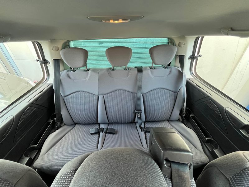 Peugeot 807 2.0 HDi 120 Ch Confort 8 Places Entretien Suivi Garantie 6 Mois