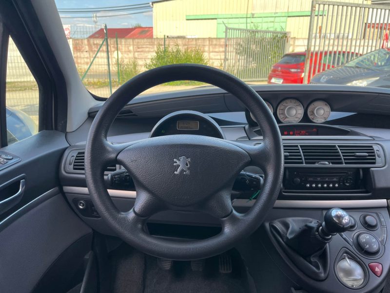 Peugeot 807 2.0 HDi 120 Ch Confort 8 Places Entretien Suivi Garantie 6 Mois