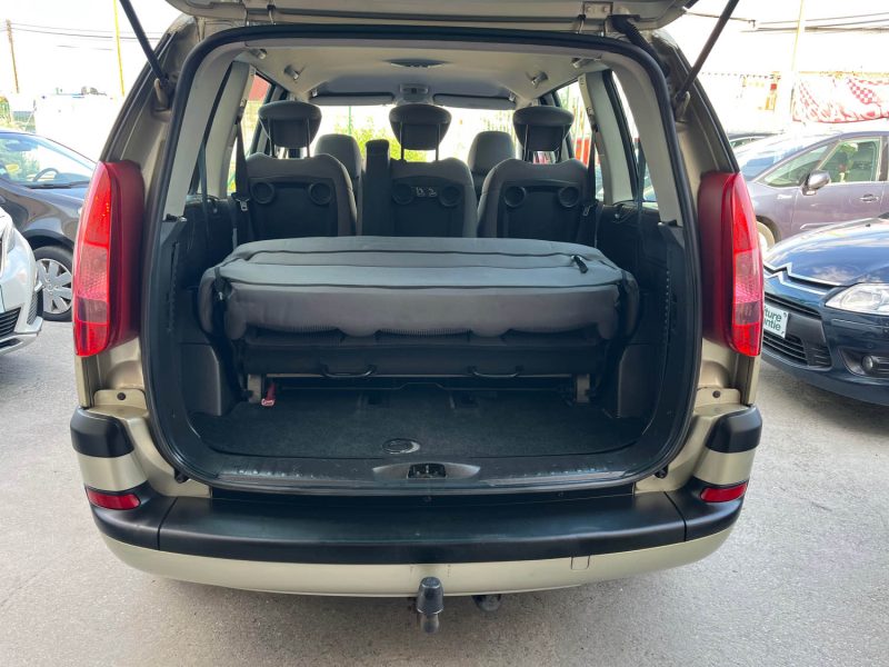 Peugeot 807 2.0 HDi 120 Ch Confort 8 Places Entretien Suivi Garantie 6 Mois
