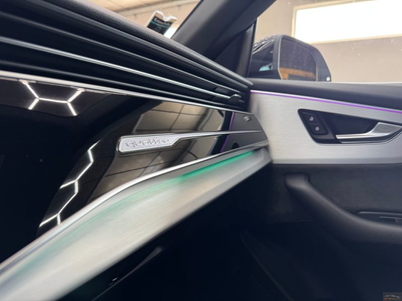 AUDI Q8 55 TFSI e QUATTRO S-LINE 381CH - CAMERA - CARPLAY - JANTES 23" . GARANTIE 12 - 60 MOIS  2021