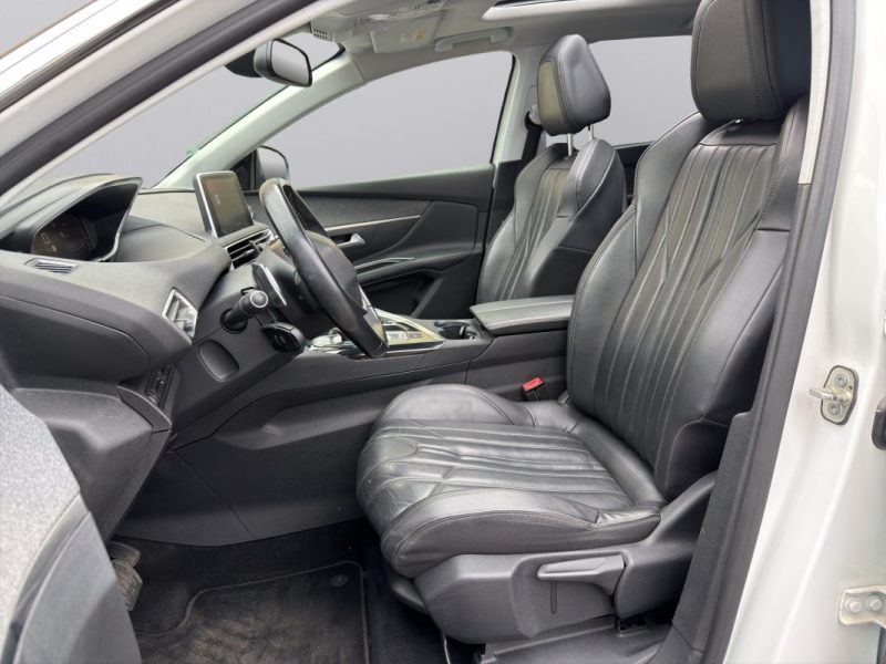 PEUGEOT 5008 II 1.5 BLUEHDI 130 S&S ALLURE EAT8 / TOIT OUVRANT / 7 PLACES