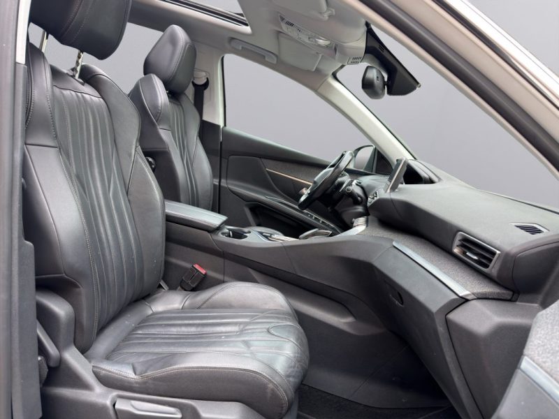 PEUGEOT 5008 II 1.5 BLUEHDI 130 S&S ALLURE EAT8 / TOIT OUVRANT / 7 PLACES