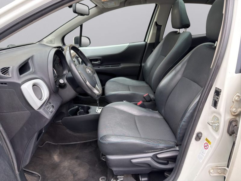 TOYOTA YARIS III HYBRID 100H STYLE