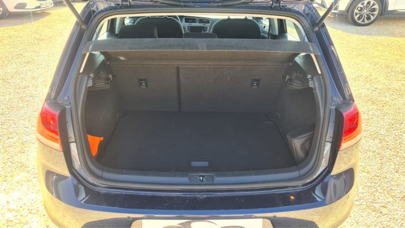 VOLKSWAGEN Golf 7 - 1.6 Tdi Trendline 110ch diesel