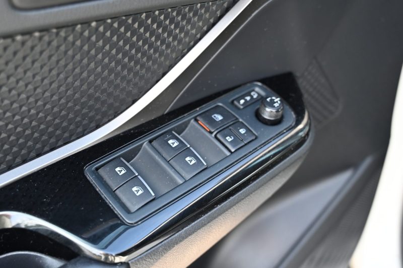 TOYOTA C-HR 122H DESIGN 09/2019