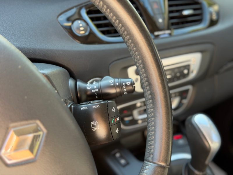 RENAULT SCÉNIC III 1.5 DCI 110 EDC DYNAMIQUE - Boîte Auto - GPS - Révisé & Garanti 6 Mois
