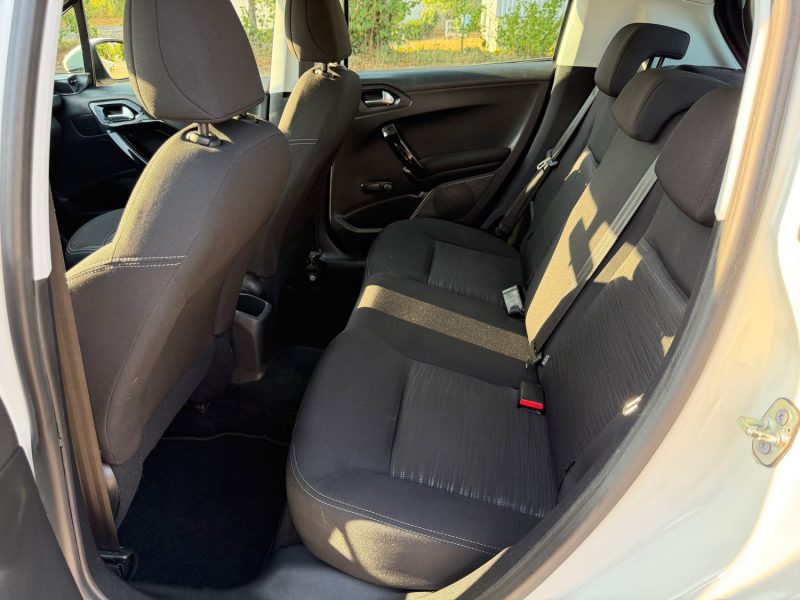 PEUGEOT 208 1.4 HDI 68 ACTIVE - Clim - Bluetooth - Révisée & Garantie 6 Mois