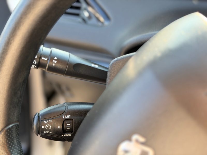 PEUGEOT 208 1.4 HDI 68 ACTIVE - Clim - Bluetooth - Révisée & Garantie 6 Mois