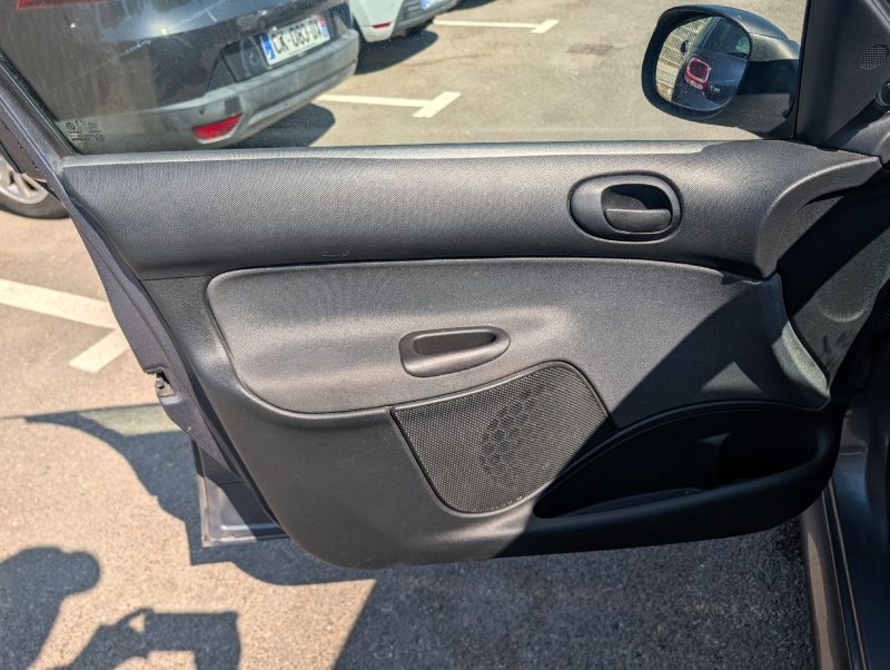 PEUGEOT 206 + 1.1 URBAN 60CH EXCELLENT ETAT GARANTIE 12 MOIS